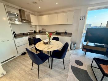MCR 1BR Getaway with Rooftop Access & Prime Location, Manchester (zdjęcie 2)