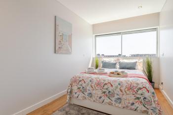 Stylish Home with Balcony & Garage by HostWise, Porto (Foto 3)