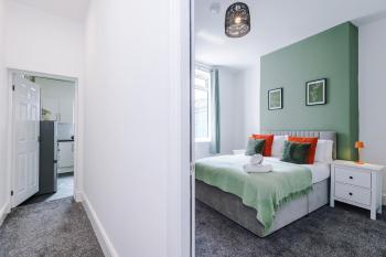 NEW! Modern 3-Bed House, Free Parking, Fast Wi-Fi & Easy Manchester Access, Manchester (fotografie 4)