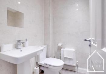 Beautiful 5 Bedroom Home in the City Centre with gated parking, Birmingham (foto 5)