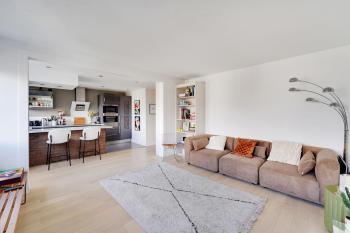 Eiffel Tower View - Charming Artist Apartment - GetHosted, Paris (photo 3)