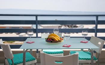 luxury beach front apt with seaside view and free parking, Split (photo 3)