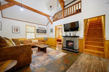 Sleeps 16, Hot Tub, Game Room, Pets, Firepit, Secluded, 2 acres, Stephens Gap (photo 4)