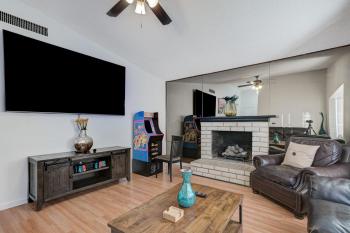 Strip-side Villa 5BR3BA, Pool, Mini Golf, Karaoke, Las Vegas (photo 3)