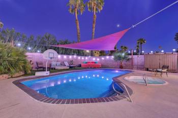 Strip-side Villa 5BR3BA, Pool, Mini Golf, Karaoke, Las Vegas (photo 2)