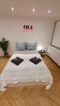 10 central apartment with balcony, Colonia (foto 3)