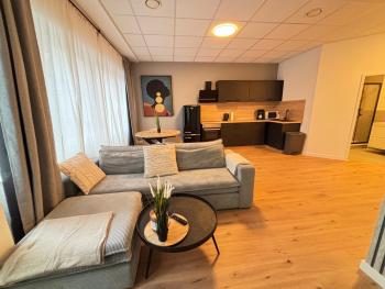 160qm - 6 Zimmer - Parkplatz - Zentrum - MalliBase Apartments, Hannover (fotografie 4)