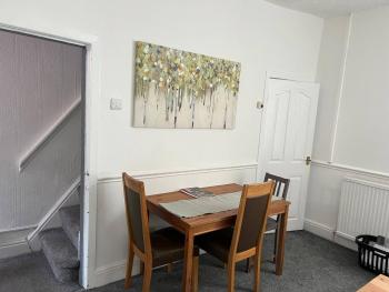 Quiet spacious room in Salford-Samson PLAB, Manchester (photo 3)
