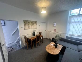 King Size Room To Stay in Salford-Samson PLAB, Manchester (photo 5)