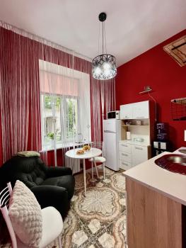 Апартаменти біля Хрещатика з балконом, Kiev (foto 2)