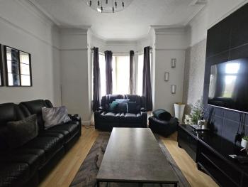 Stylish 5-bed Home With Free Parking Sleeps 12!, Manchester (photo 2)