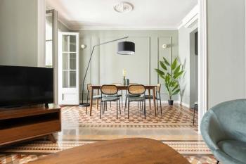 Spacious Stylish 4-bedroom Modernist Apartment, Barcellona (foto 5)