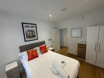 City Center Stay, Balcony, 2 bed 2 bath, WiFi, Birmingham (photo 2)