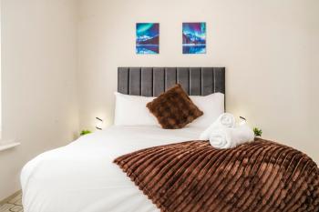 Cosy 4-Bed - Sleeps 7 Garden, Birmingham (foto 2)