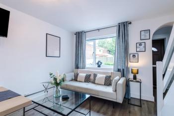 NEW! 2BR with Parking, Near Manchester City, Manchester (photo 2)