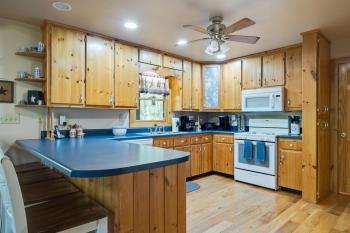 Boujee Bear Lodge - A Peaceful Cabin in the Woods, Morganton (foto 5)
