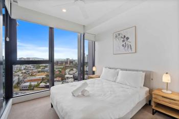 Capri - Executive 1BR in Fortitude Valley plus parking, Брисбен (фото 2)
