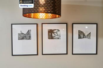 Newly Renovated 4BDR Cottage House By Homebird Property Management Short Lets & Serviced Accommodation Leeds With Private Parking & Netflix, Лидс (фото 5)