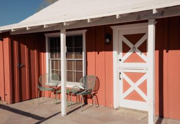Room 8 - Downtown Joshua Tree Motel - Pet Friendly - Walk to Shops & Visitor Center, Minutes to Park Entrance, Joshua Tree (photo 3)