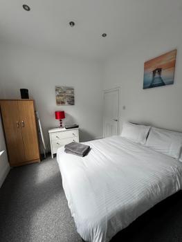 No 5 AT SANDRINGHAM, LARGE 1 BED NEAR SEFTON PARK, Liverpool (photo 2)