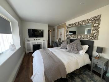 Cosy countryside stay near Bath with free parking, Bath (photo 3)