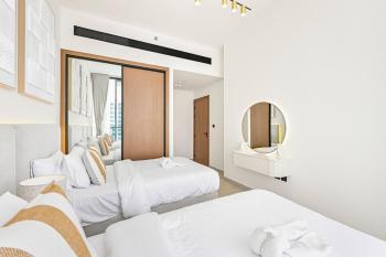 Prime 2BR in JVC with Balcony and Private Pool, Dubai (photo 4)