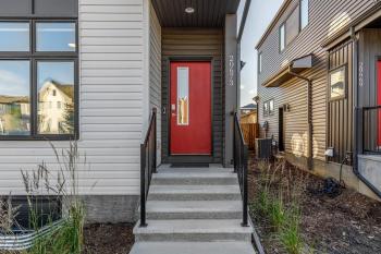 King Bed, AC, Fenced Yard, Family Friendly, 5 min South Health Campus, Calgary (zdjęcie 5)