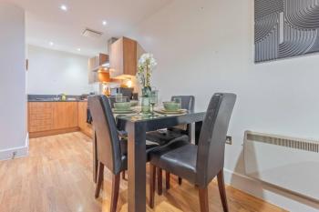 Modern 1-Bedroom Flat with Balcony, Free Parking, Free WiFi, Sleeps 3, Family-Friendly, Birmingham (fotografie 4)