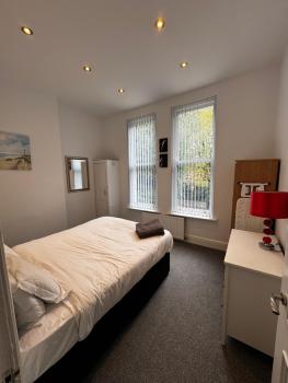 No 5 AT SANDRINGHAM, LARGE 1 BED NEAR SEFTON PARK, Liverpool (photo 5)