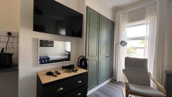 Self-contained Room within shared home, Manchester (photo 4)