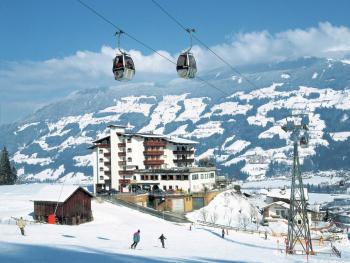 Apartment in Zillertal near Ski Slopes, Fügen (photo 2)