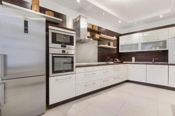Grand Elegant Family Stay - AC, Netflix & Old Town, Bratislava (fotografie 5)
