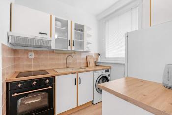 City Glow Apartment with Balcony, Bratislava (fotografie 4)