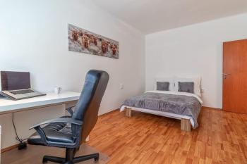 Cosy flat close to central, Bratislava (fotografie 5)