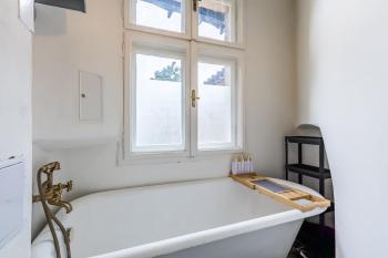 Golden Frame Apartment with Garage Parking, Bratislava (photo 4)