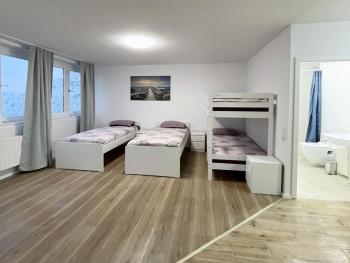 Apartment with Balcony in Krefeld, Krefeld (Foto 3)