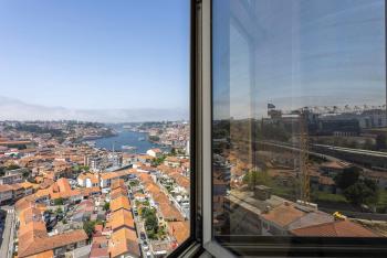 Liiiving in Gaia - Douro Balcony View, Вила-Нова-ди-Гая (фото 2)