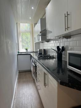 3BR Apt Near Ibrox Subway Sleeps 7 and Parking, Glasgow (Foto 2)