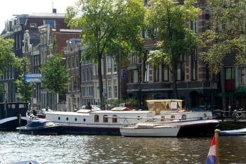 art deco houseboat on super location, Amsterdam (photo 3)