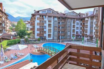 Cozy Flat with Pool & Mountain Views, Near Gondola by Flat Mаnаger, Bansko (Foto 2)