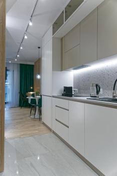 Green Oasis Apartment - City Center - Free Parking - Self check-in, Wroclaw (foto 3)