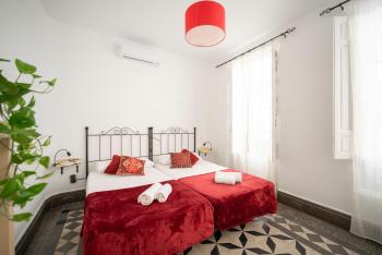 Andalusian Ruby - Light-Filled Apartment by the Cathedral - 2A, Granada (photo 3)