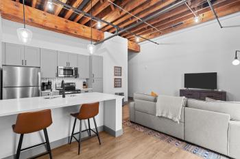 Brick & Bed Riverfront Lofts, G 206, Saint Louis (photo 4)