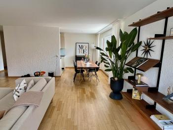 Boho chic - 2BR, 2 Baths & Spacious Living Room with 23sqm terrasse, Zurigo (foto 5)