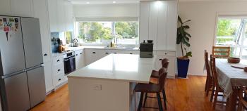 Private Beach House with Heated Pool & Hot Tub, Auckland (Foto 3)