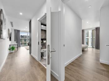 Central London Luxurious 2bed WITH POOL AND ROOFTOP by AYMONS HAVEN, Londyn (zdjęcie 3)