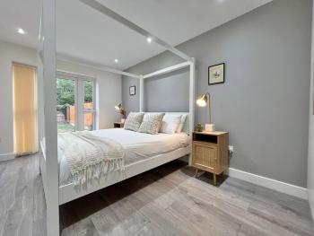 Wonderful 5 Bed Windsor, Private Garden, Driveway Parking, Legoland, Windsor (foto 4)
