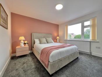 Wonderful 5 Bed Windsor, Private Garden, Driveway Parking, Legoland, Windsor (foto 5)