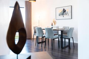 Top Location - 2BR Seafront & Steps from Ferry by ArcoBnb, Sliema (fotografie 4)