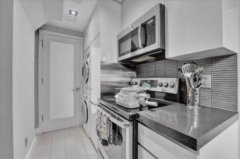 SoHo Designer 2BR w balcony, New York (Foto 3)